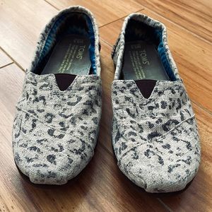 Cute cheetah print Toms